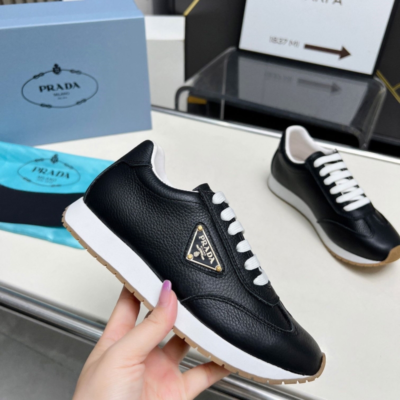 Pra*a casual shoes